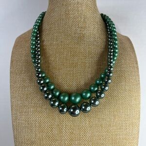 Japan Elegant Green and Silver Green Beaded Necklace